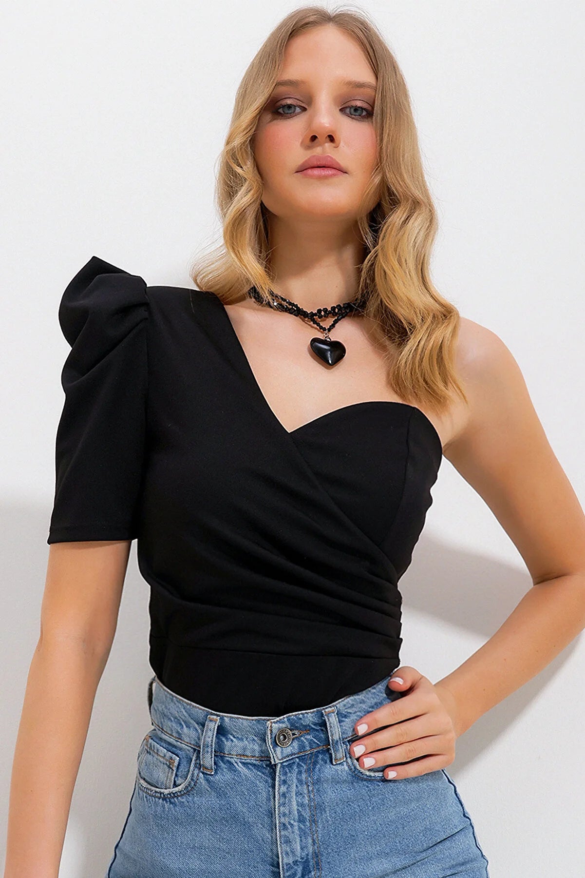 Trend Alaçatı Style Women's Black One-Shoulder Detailed Blouse Modern Work Blouse