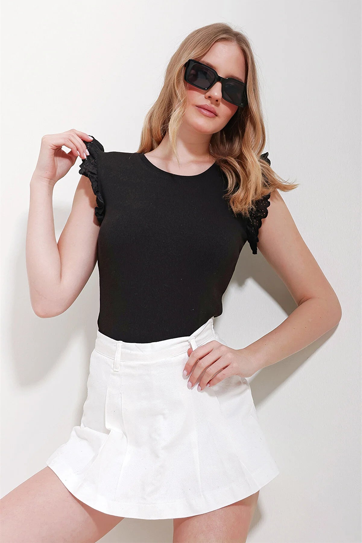 Trend Alaçatı Style Women's Crew Neck Scalloped Blouse Casual Relaxed Blouse