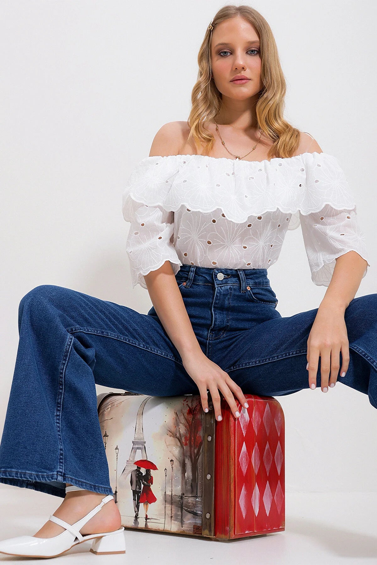 Trend Alaçatı Style Women's White Madonna Collar Guipure Woven Blouse Elegant Silk Blouse