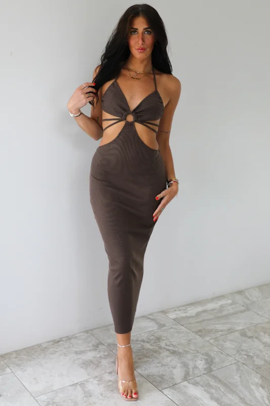Eyes On Me Maxi Dress: Mocha Comfortable Casual Maxi Dress