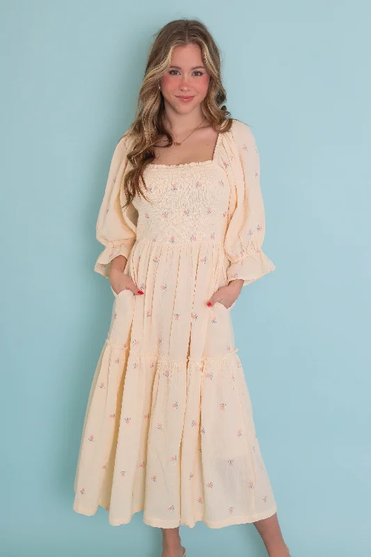 RESTOCK: On My Polaroid Camera Maxi Dress Fashionable Off-Shoulder Maxi Dress