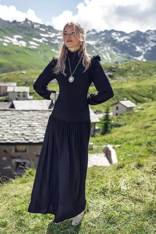 PASHMINA RUFFLE MAXI DRESS Classic V-Neck Maxi Dress