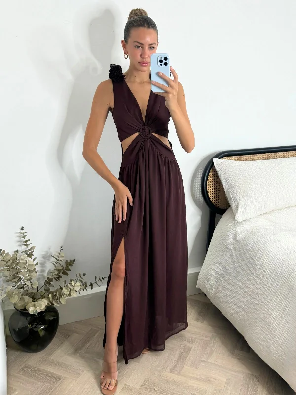 Layla Maxi dress with shoulder corsage / Chocolate Stylish One-Shoulder Maxi Dress