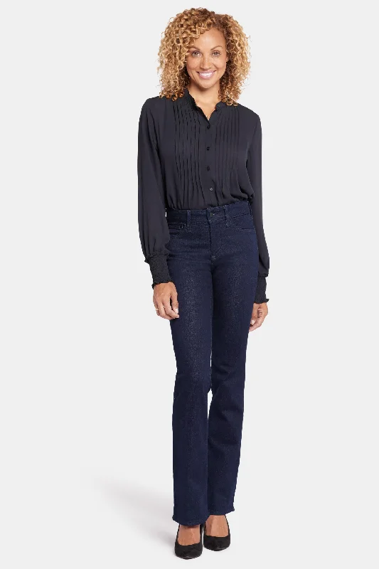 Barbara Bootcut Jeans - Rinse Trendy Low-Rise Bootcut Jeans