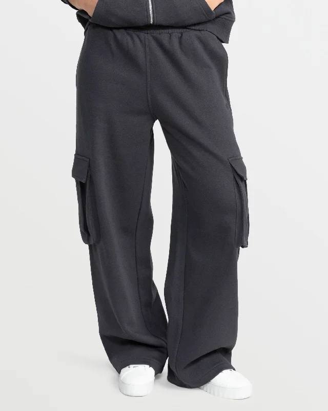 Evening Hike Cargo Pants - Phantom Casual Sweatpants Style